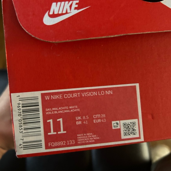 Nikes - Picture 6 of 6